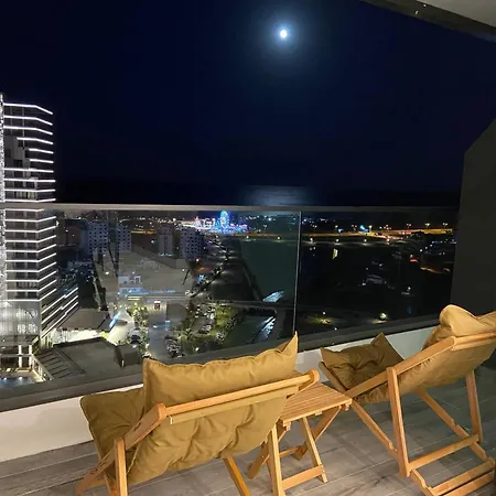 Grand Sapphire Casino And Residents Apartman Trikomo